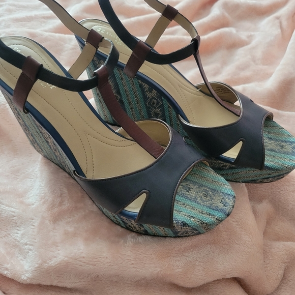 Naturalizer Sherrie T-strap Wedge Size 10 - Picture 3 of 10